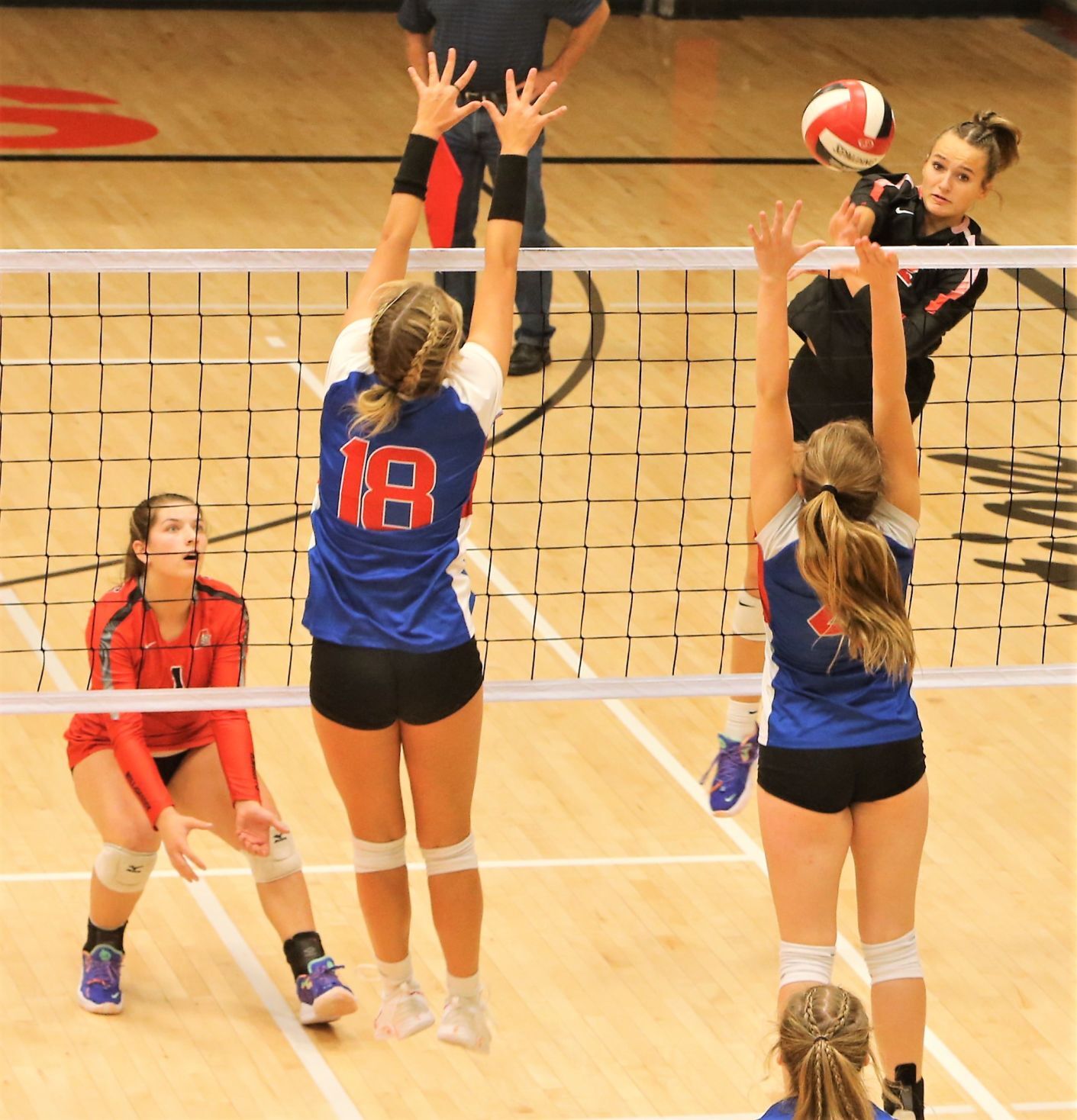 101821-qc-spt-cam-assum vball13.jpg
